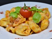 Nudli cu mac – o gustare satioasa ce provine din Ungaria gustare satioasa