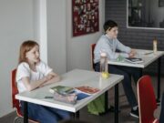 Cum sa incurajezi educatia prin carti ieftine care pot fi gasite la orice anticariat? carti de citit