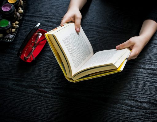 Nu lasa cartile sa stranga praf – un anticariat care cumpara carti iti ofera solutia optima anticariat-carti.com
