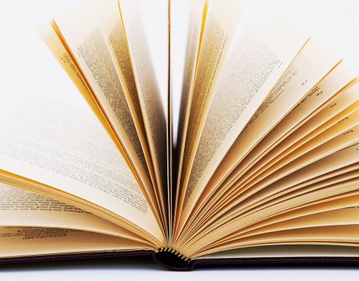 Cărți vechi de geografie: comoara ascunsă a anticariatului Printre Carti