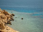Peninsula Sinai – tărâmul contrastelor între spiritualitate, deșert și ape cristaline apa cristalina