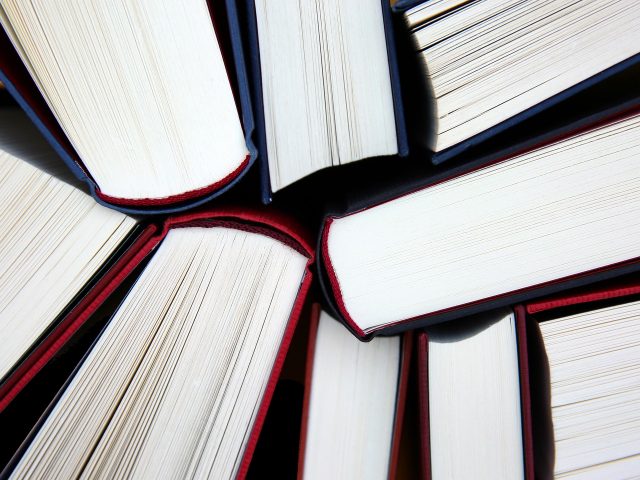 cărți-de-etnografie-și-folclor printrecarti.ro